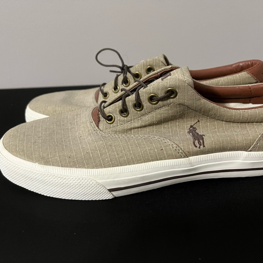 Polo lo sneakers